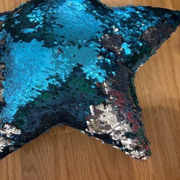 Star Sequin Reversible Plush Pillow Blue Silver NEW - Picture 3 of 7
